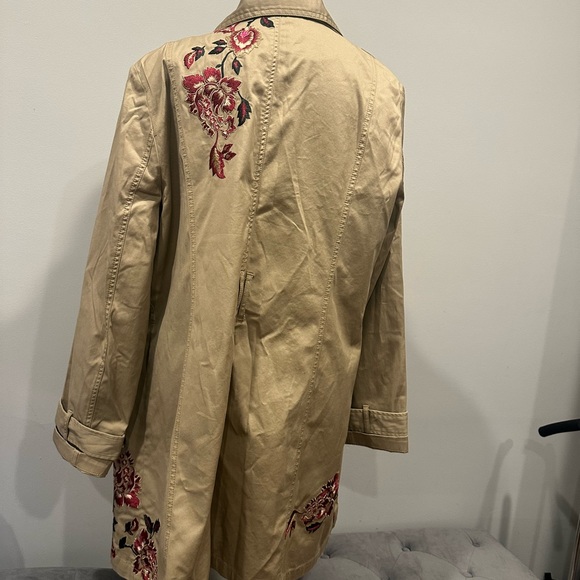 White House Black Market Tan Trench Coat with Red Floral Embroidery - Picture 3 of 5